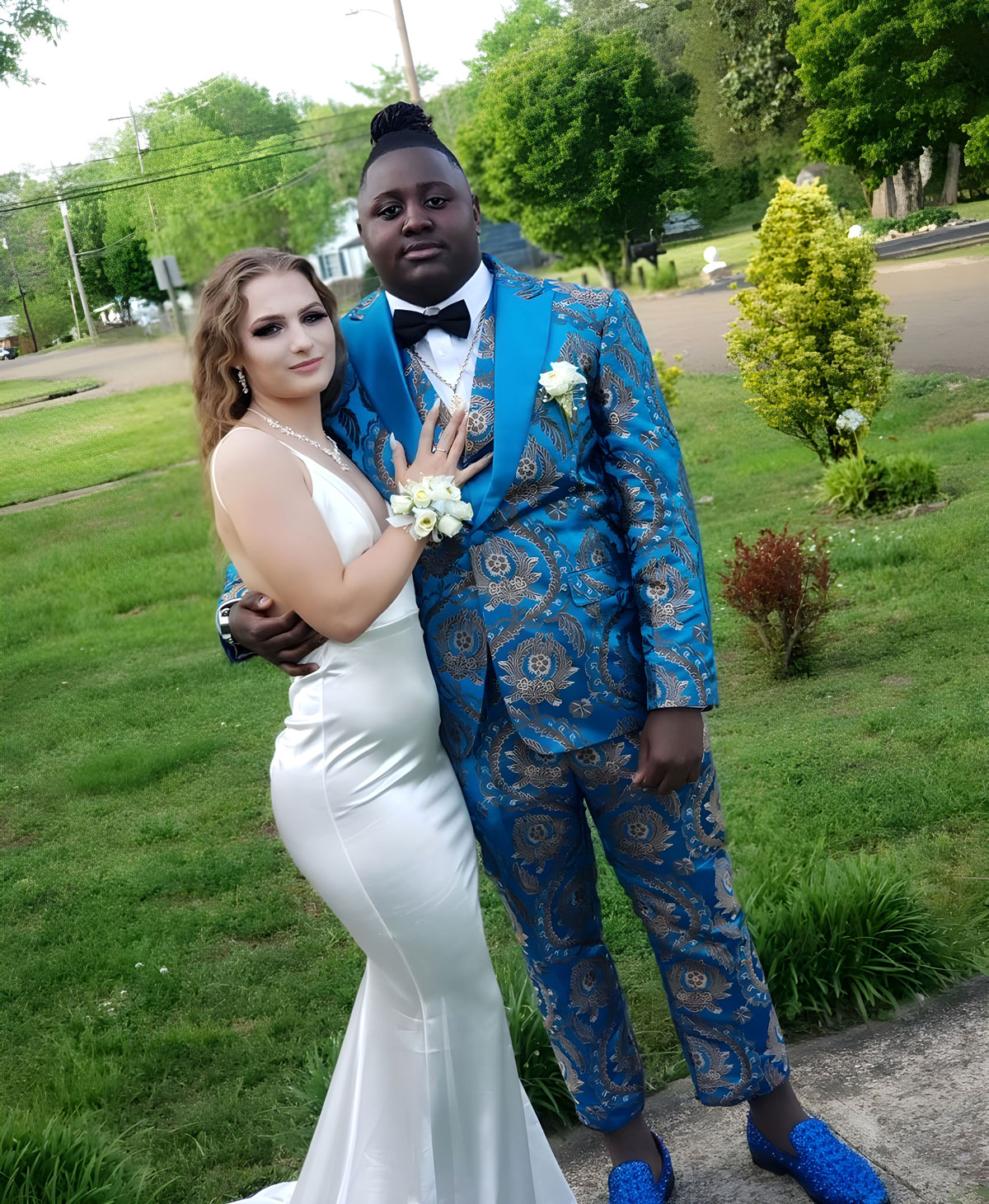 Blue best sale prom outfit